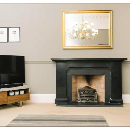 Joivy Palmerston Place Residence - Luxury City Centre Apt With Private Parking Edimburgo Exterior foto